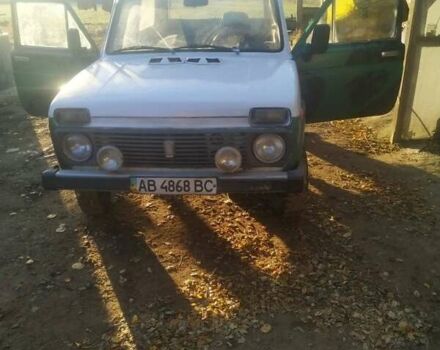 Белый ВАЗ 2121 Нива, объемом двигателя 1.6 л и пробегом 370 тыс. км за 1178 $, фото 1 на Automoto.ua