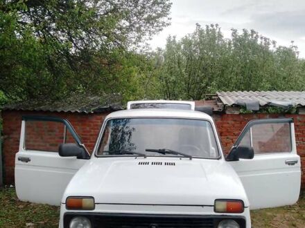 ВАЗ 2121 Нива 1979 у Харкові на Automoto.ua Білий ВАЗ 2121 Нива, об'ємом двигуна 1.57 л та пробігом 48 тис. км за 1800 $, фото 1 на Automoto.ua