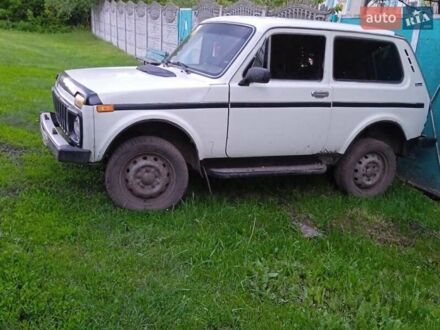 ВАЗ 2121 Нива 1980 у Чугуеве на Automoto.ua Білий ВАЗ 2121 Нива, об'ємом двигуна 1.6 л та пробігом 69 тис. км за 850 $, фото 1 на Automoto.ua