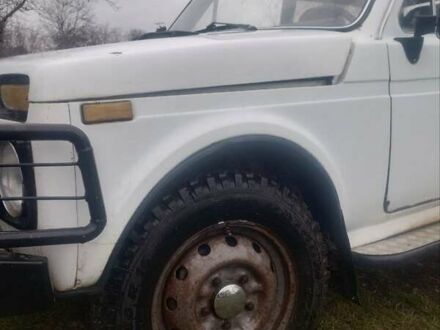 Білий ВАЗ 2121 Нива, об'ємом двигуна 1.6 л та пробігом 10 тис. км за 3000 $, фото 1 на Automoto.ua