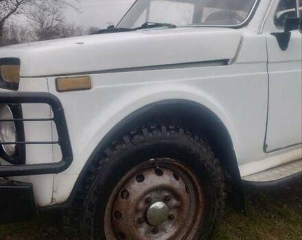 Белый ВАЗ 2121 Нива, объемом двигателя 1.6 л и пробегом 10 тыс. км за 3000 $, фото 1 на Automoto.ua