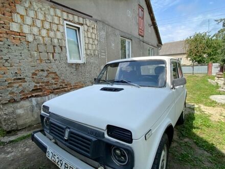 Білий ВАЗ 2121 Нива, об'ємом двигуна 1.6 л та пробігом 67 тис. км за 800 $, фото 1 на Automoto.ua