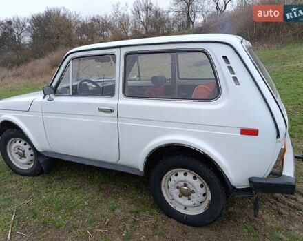 Белый ВАЗ 2121 Нива, объемом двигателя 1.57 л и пробегом 222 тыс. км за 1999 $, фото 1 на Automoto.ua