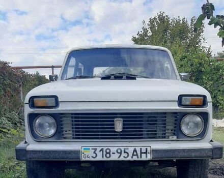 Белый ВАЗ 2121 Нива, объемом двигателя 1.6 л и пробегом 700 тыс. км за 1250 $, фото 1 на Automoto.ua