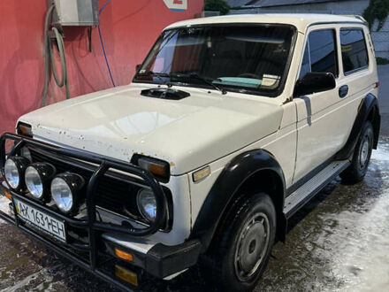 ВАЗ 2121 Нива 1982 в Харькове на Automoto.ua Белый ВАЗ 2121 Нива, объемом двигателя 1.7 л и пробегом 300 тыс. км за 1800 $, фото 1 на Automoto.ua