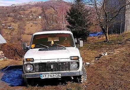 Білий ВАЗ 2121 Нива, об'ємом двигуна 1.6 л та пробігом 128 тис. км за 1350 $, фото 1 на Automoto.ua
