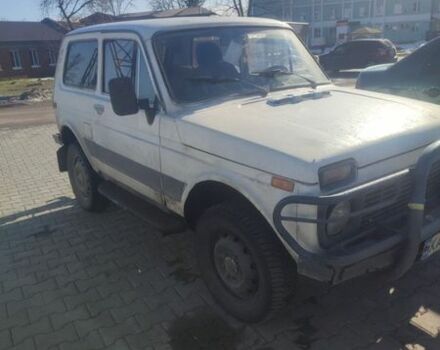 Белый ВАЗ 2121 Нива, объемом двигателя 0 л и пробегом 300 тыс. км за 1900 $, фото 1 на Automoto.ua