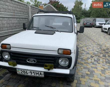Белый ВАЗ 2121 Нива, объемом двигателя 1.7 л и пробегом 57 тыс. км за 2600 $, фото 1 на Automoto.ua