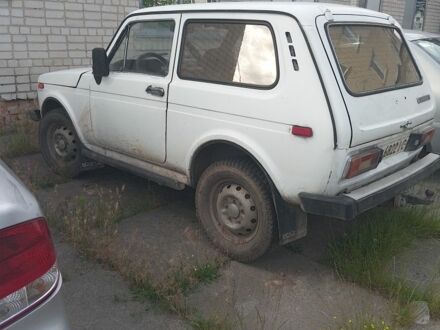 ВАЗ 2121 1983 у Корсунь-Шевченковском на Automoto.ua Білий ВАЗ 2121, об'ємом двигуна 0 л та пробігом 200 тис. км за 721 $, фото 1 на Automoto.ua
