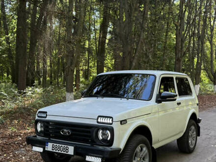 ВАЗ 2121 Нива 1984 в Чернигове на Automoto.ua Белый ВАЗ 2121 Нива, объемом двигателя 1.57 л и пробегом 96 тыс. км за 4900 $, фото 1 на Automoto.ua