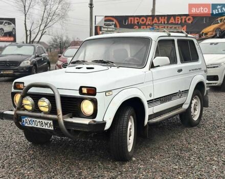 Белый ВАЗ 2121 Нива, объемом двигателя 1.57 л и пробегом 80 тыс. км за 1700 $, фото 1 на Automoto.ua