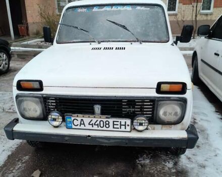 Белый ВАЗ 2121 Нива, объемом двигателя 1.6 л и пробегом 10 тыс. км за 2000 $, фото 1 на Automoto.ua