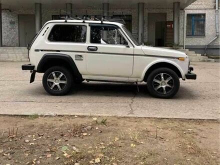 Белый ВАЗ 2121, объемом двигателя 1.6 л и пробегом 400 тыс. км за 1300 $, фото 1 на Automoto.ua