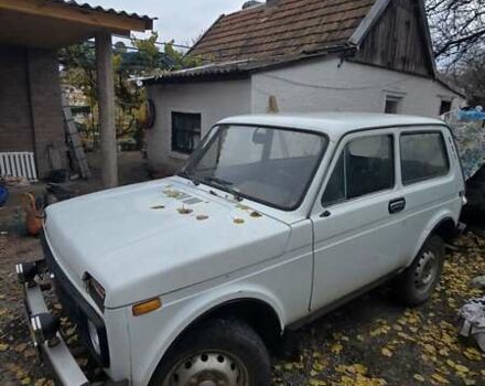 Белый ВАЗ 2121 Нива, объемом двигателя 1.7 л и пробегом 100 тыс. км за 1100 $, фото 1 на Automoto.ua
