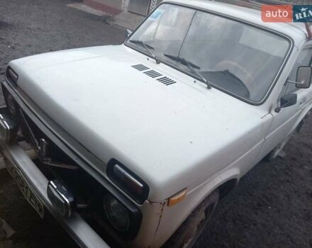 Белый ВАЗ 2121 Нива, объемом двигателя 1.6 л и пробегом 116 тыс. км за 3000 $, фото 1 на Automoto.ua