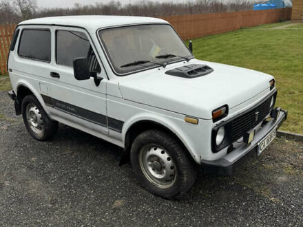 Белый ВАЗ 2121 Нива, объемом двигателя 1.57 л и пробегом 120 тыс. км за 3000 $, фото 1 на Automoto.ua