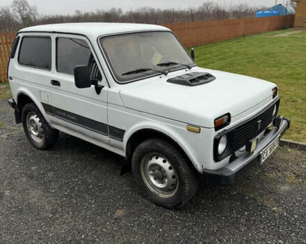 Белый ВАЗ 2121 Нива, объемом двигателя 1.57 л и пробегом 120 тыс. км за 3000 $, фото 1 на Automoto.ua