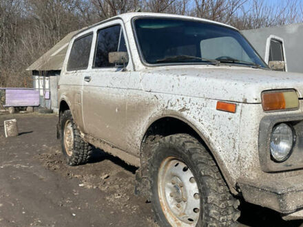 ВАЗ 2121 Нива 1986 в Ромнах на Automoto.ua Белый ВАЗ 2121 Нива, объемом двигателя 0 л и пробегом 90 тыс. км за 2000 $, фото 1 на Automoto.ua