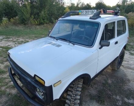 Белый ВАЗ 2121 Нива, объемом двигателя 1.5 л и пробегом 102 тыс. км за 5500 $, фото 1 на Automoto.ua