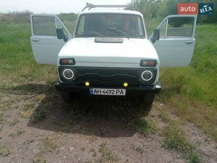 Белый ВАЗ 2121 Нива, объемом двигателя 1.57 л и пробегом 77 тыс. км за 2600 $, фото 1 на Automoto.ua