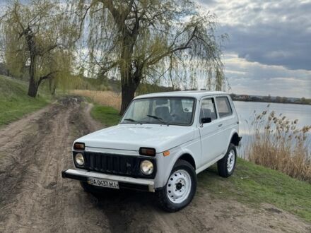 ВАЗ 2121 1987 у Славянске на Automoto.ua Білий ВАЗ 2121, об'ємом двигуна 0 л та пробігом 55 тис. км за 1300 $, фото 1 на Automoto.ua