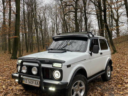 Белый ВАЗ 2121 Нива, объемом двигателя 1.9 л и пробегом 25 тыс. км за 4000 $, фото 1 на Automoto.ua