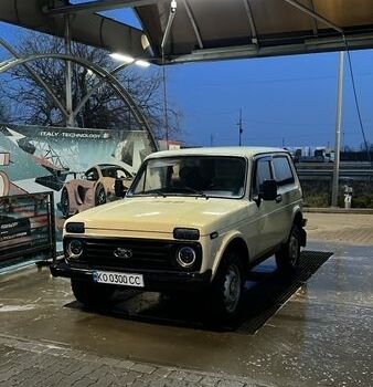 Белый ВАЗ 2121 Нива, объемом двигателя 1.57 л и пробегом 69 тыс. км за 2500 $, фото 1 на Automoto.ua