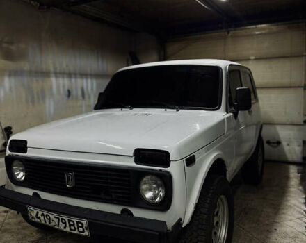 Белый ВАЗ 2121 Нива, объемом двигателя 1.6 л и пробегом 300 тыс. км за 2300 $, фото 1 на Automoto.ua