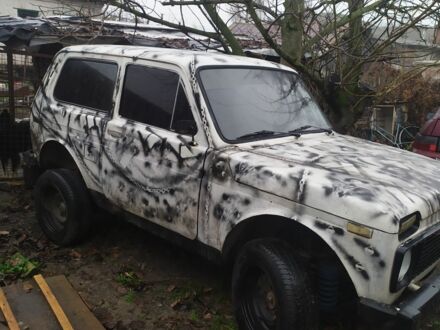 Білий ВАЗ 2121 Нива, об'ємом двигуна 1.6 л та пробігом 100 тис. км за 828 $, фото 1 на Automoto.ua