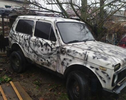 Белый ВАЗ 2121 Нива, объемом двигателя 1.6 л и пробегом 100 тыс. км за 828 $, фото 1 на Automoto.ua