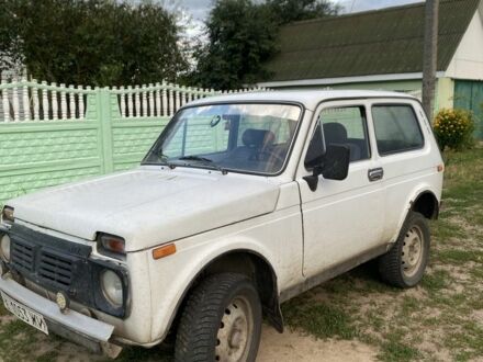 ВАЗ 2121 1988 в Буче на Automoto.ua Белый ВАЗ 2121, объемом двигателя 1.6 л и пробегом 30 тыс. км за 1000 $, фото 1 на Automoto.ua