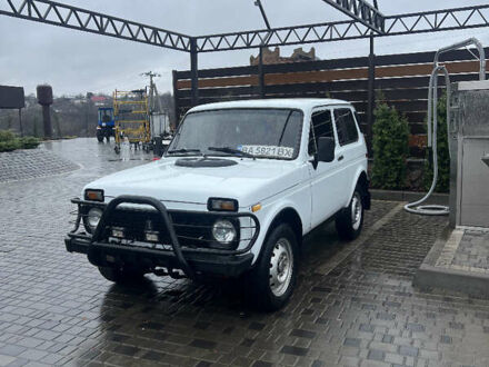 Белый ВАЗ 2121 Нива, объемом двигателя 1.57 л и пробегом 59 тыс. км за 2700 $, фото 1 на Automoto.ua