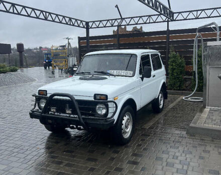 Белый ВАЗ 2121 Нива, объемом двигателя 1.57 л и пробегом 59 тыс. км за 2700 $, фото 1 на Automoto.ua