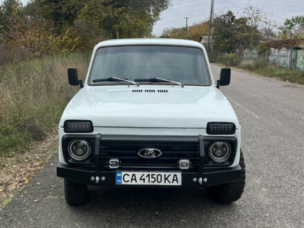 ВАЗ 2121 Нива 1989 в Черкассах на Automoto.ua Белый ВАЗ 2121 Нива, объемом двигателя 1.6 л и пробегом 120 тыс. км за 4500 $, фото 1 на Automoto.ua