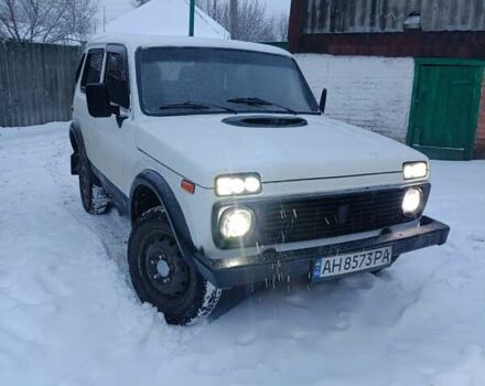 Белый ВАЗ 2121 Нива, объемом двигателя 1.69 л и пробегом 280 тыс. км за 1599 $, фото 1 на Automoto.ua