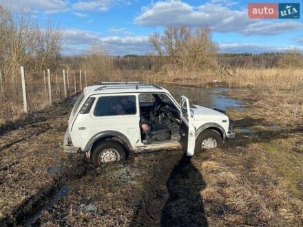 Білий ВАЗ 2121 Нива, об'ємом двигуна 1.57 л та пробігом 15 тис. км за 3000 $, фото 1 на Automoto.ua