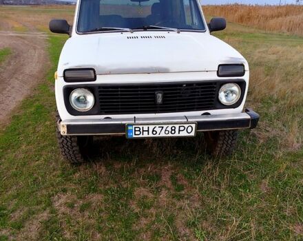 Белый ВАЗ 2121 Нива, объемом двигателя 1.6 л и пробегом 110 тыс. км за 2100 $, фото 1 на Automoto.ua