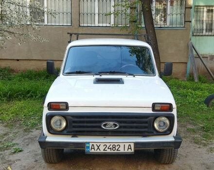 Белый ВАЗ 2121 Нива, объемом двигателя 1.6 л и пробегом 100 тыс. км за 2800 $, фото 1 на Automoto.ua