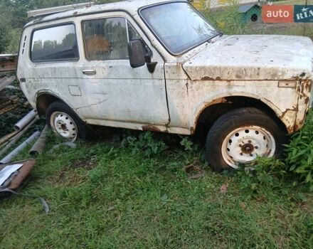 Белый ВАЗ 2121 Нива, объемом двигателя 0 л и пробегом 120 тыс. км за 300 $, фото 1 на Automoto.ua