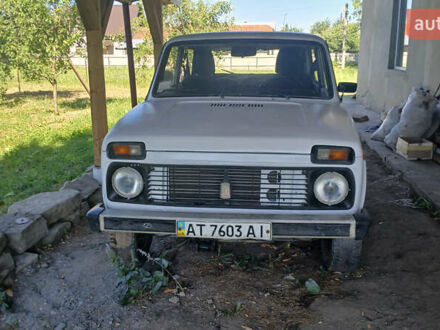Белый ВАЗ 2121 Нива, объемом двигателя 1.6 л и пробегом 106 тыс. км за 2800 $, фото 1 на Automoto.ua