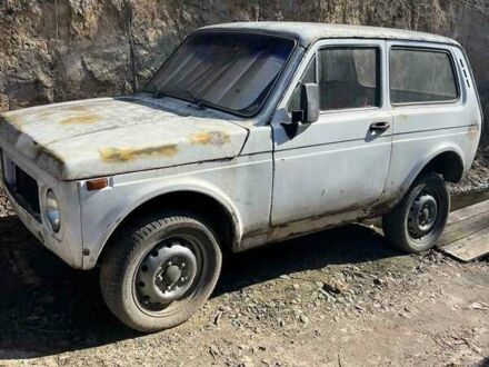 ВАЗ 2121 Нива 1991 у Києві на Automoto.ua Білий ВАЗ 2121 Нива, об'ємом двигуна 1.7 л та пробігом 100 тис. км за 1000 $, фото 1 на Automoto.ua