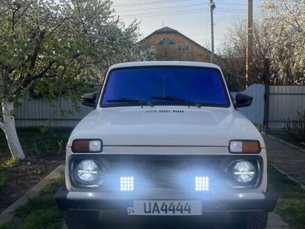 ВАЗ 2121 Нива 1991 у Оржице на Automoto.ua Білий ВАЗ 2121 Нива, об'ємом двигуна 1.6 л та пробігом 1 тис. км за 3000 $, фото 1 на Automoto.ua