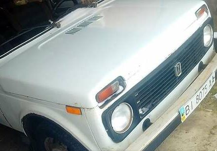 Белый ВАЗ 2121 Нива, объемом двигателя 1.6 л и пробегом 100 тыс. км за 1350 $, фото 1 на Automoto.ua