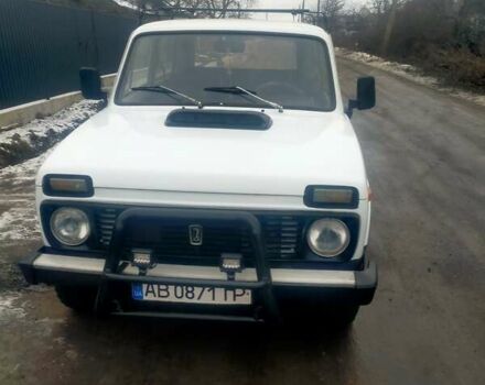 Белый ВАЗ 2121 Нива, объемом двигателя 1.58 л и пробегом 180 тыс. км за 2100 $, фото 1 на Automoto.ua