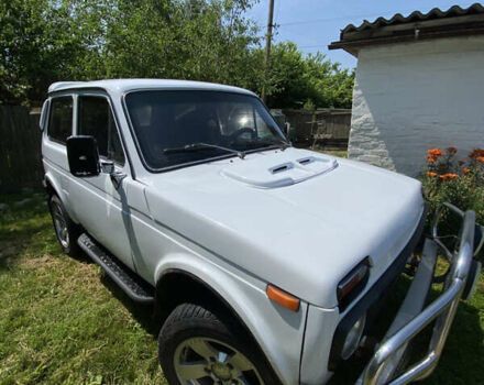 Белый ВАЗ 2121 Нива, объемом двигателя 1.57 л и пробегом 100 тыс. км за 2500 $, фото 1 на Automoto.ua