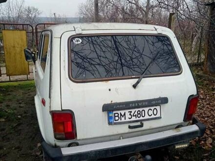 Белый ВАЗ 2121 Нива, объемом двигателя 1.57 л и пробегом 49 тыс. км за 2100 $, фото 1 на Automoto.ua