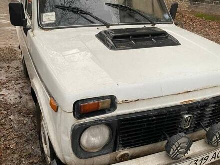 ВАЗ 2121 Нива 1994 у Чернігові на Automoto.ua Білий ВАЗ 2121 Нива, об'ємом двигуна 1.69 л та пробігом 200 тис. км за 1600 $, фото 1 на Automoto.ua