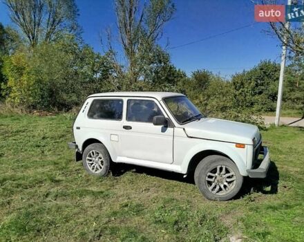 Белый ВАЗ 2121 Нива, объемом двигателя 0 л и пробегом 120 тыс. км за 2500 $, фото 1 на Automoto.ua