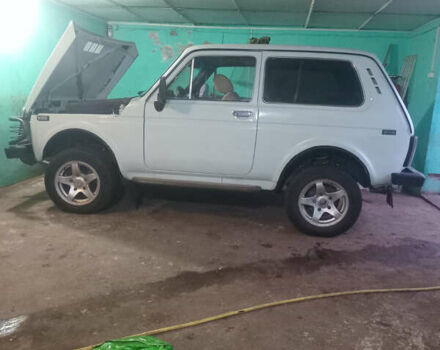 Білий ВАЗ 2121 Нива, об'ємом двигуна 1.6 л та пробігом 100 тис. км за 3000 $, фото 1 на Automoto.ua