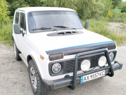 Белый ВАЗ 2121 Нива, объемом двигателя 1.7 л и пробегом 100 тыс. км за 4200 $, фото 1 на Automoto.ua